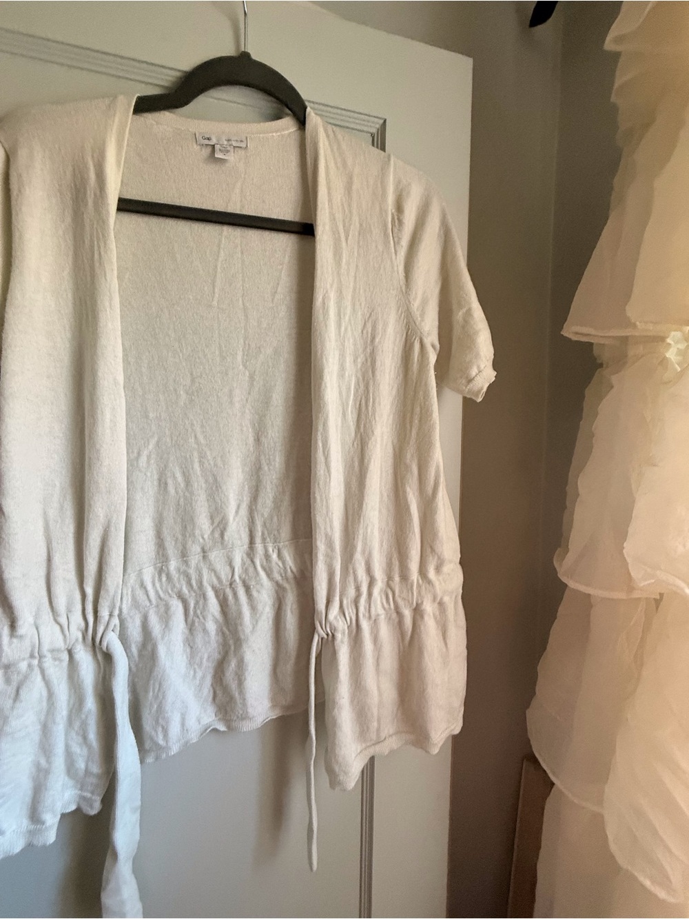 GAP Cream/Off-White Open-Front Short Sleeve Cardigan with front tie detail